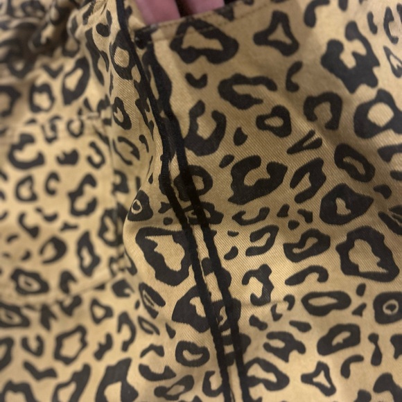 ❌❌SALE Cheetah print boutique skirt like new - Picture 4 of 5